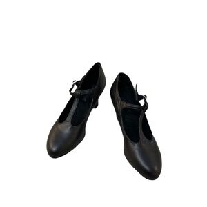 Capezio dance shoes 9.5